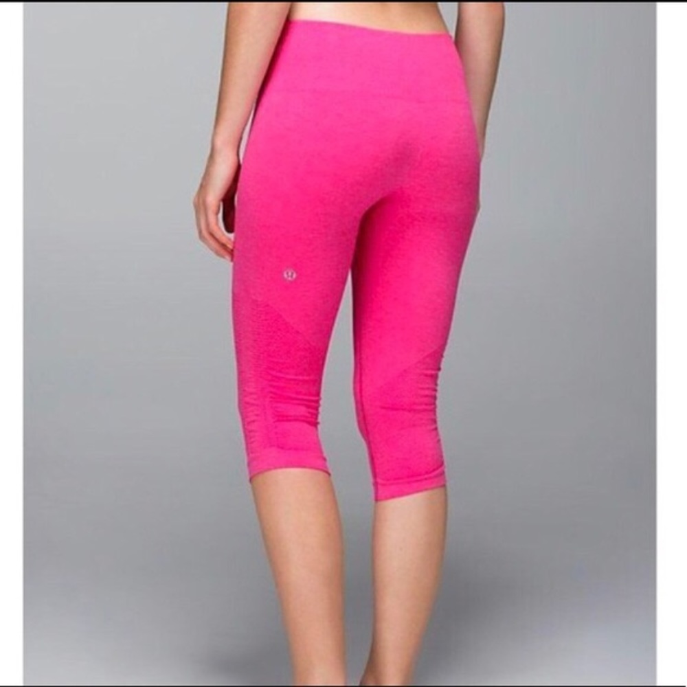 Lululemon In the Flow crops